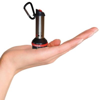 cavius reisalarm op een hand